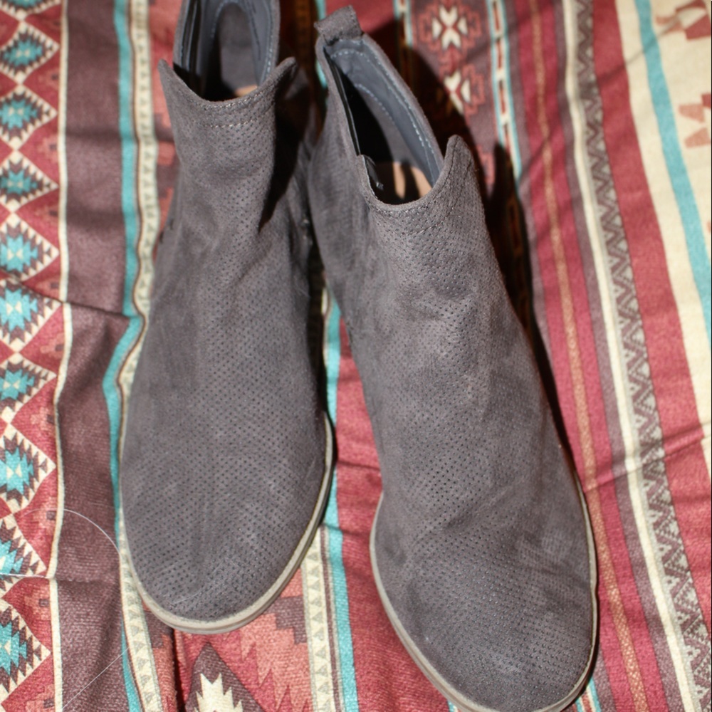 Ankle boots